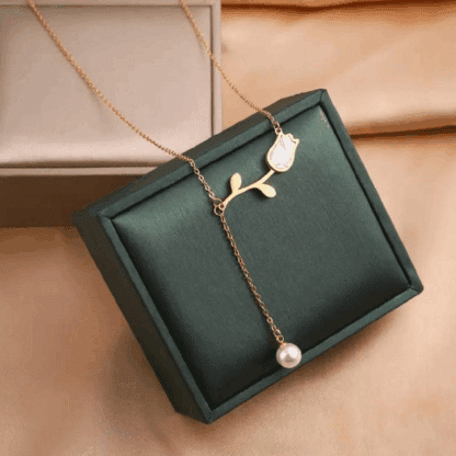 Ladies Flower Necklace Design Gold - Image 2