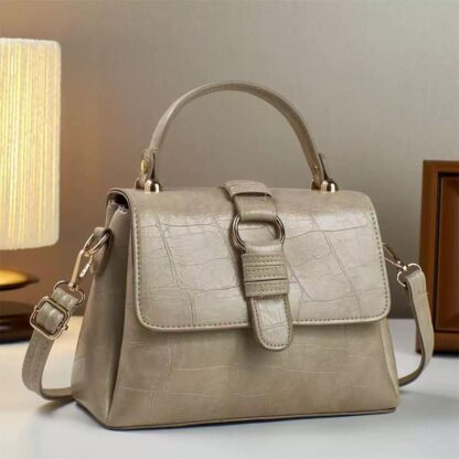 Ladies leather Handbag - Image 5